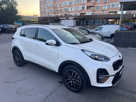2019 Kia Sportage IV Рестайлинг, белый, 2100000 рублей, вид 3