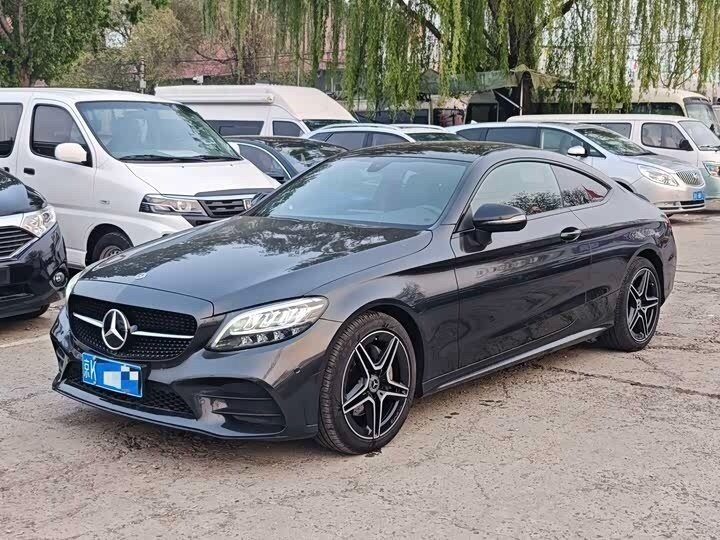 Открыть фотографии: Mercedes-Benz C-Класс IV (W205) Рестайлинг