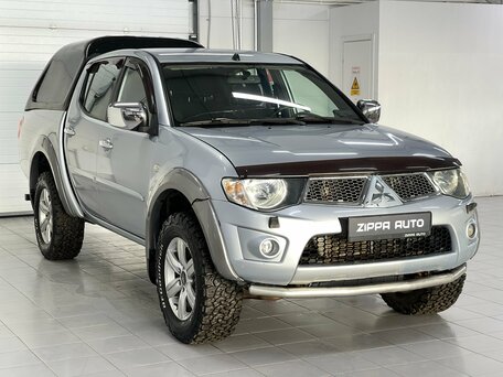 Mitsubishi L200 IV