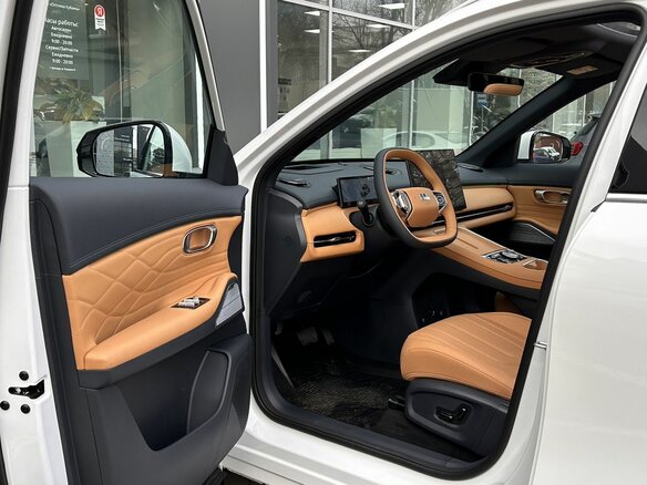 2026 Geely EX5 Гибрид EM-i, белый, 3974990 рублей - вид 10