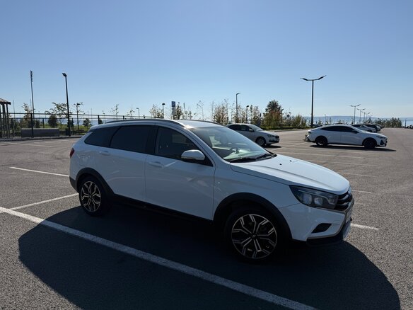 2019 Lada (ВАЗ) Vesta SW Cross I, белый - вид 1