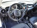 2021 Mini Hatch Cooper III (F55/F56) Рестайлинг 2, белый, 2580000 рублей - вид 10