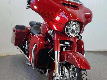 2016 Harley-Davidson CVO Street Glide, красный, 1569000 рублей, вид 3
