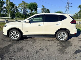 2017 Nissan X-Trail III Рестайлинг, белый, 2000000 рублей, вид 3