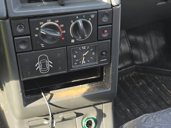 1999 Lada (ВАЗ) 2110, серебристый, 650000 рублей - вид 9