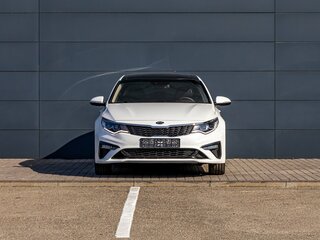 2018 Kia Optima IV Рестайлинг, белый, 1995000 рублей, вид 2