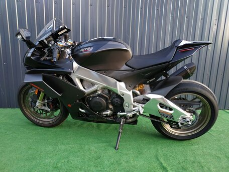 2019 Aprilia RSV4, чёрный, 1502824 рублей, вид 4