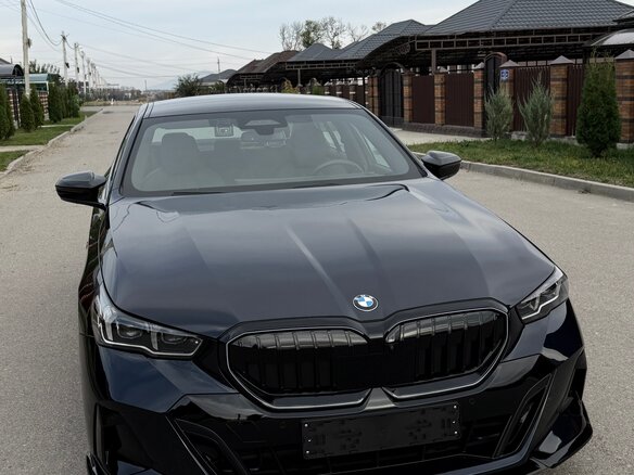 2024 BMW 5 серии 520i VIII (G60/G61/G68), синий, 6850000 рублей - вид 13