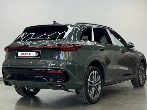2026 Audi Q5 L III (GU), зелёный, 6100000 рублей - вид 4