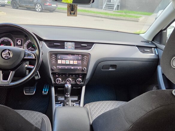2017 Skoda Octavia III (A7) Рестайлинг, белый - вид 9