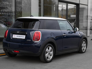 2018 Mini Hatch Cooper III (F55/F56) Рестайлинг, синий, 1898000 рублей, вид 5