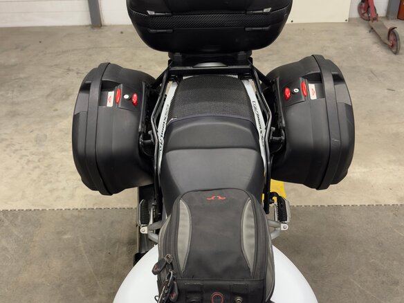2012 Suzuki GSX 1250 FA, белый, 715000 рублей - вид 6