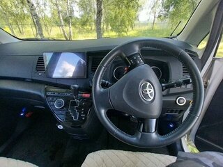 2011 Toyota ISis I Рестайлинг, белый, 1050000 рублей, вид 5