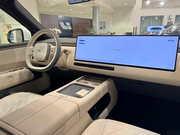 2026 Li Auto (Lixiang) L8 52.3 kWh I Рестайлинг, белый, 12570000 рублей - вид 1