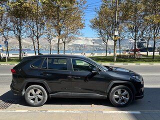 2020 Toyota RAV4 V (XA50), чёрный, 2750000 рублей, вид 3