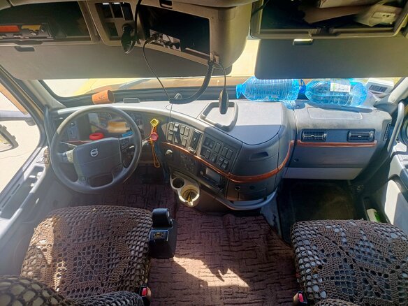 2005 Volvo VNL, золотистый, 1700000 рублей - вид 20