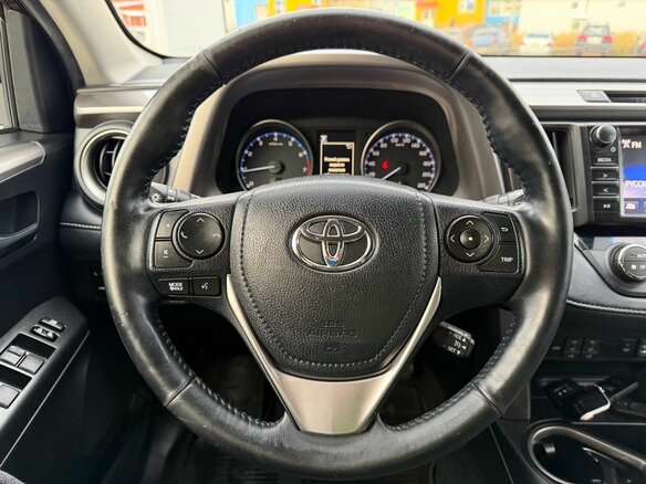 2018 Toyota RAV4 IV (XA40) Рестайлинг, чёрный, 2900000 рублей - вид 13