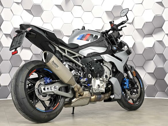 2025 BMW M 1000 R, серебристый, 2900000 рублей - вид 6