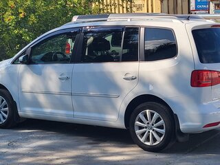 2012 Volkswagen Touran I Рестайлинг 2, белый, 910000 рублей, вид 3