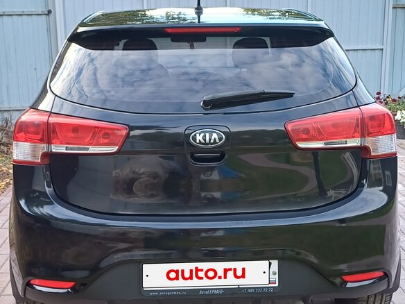 2016 Kia Rio III Рестайлинг, чёрный, 1050000 рублей - вид 4