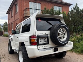 1997 Mitsubishi Pajero II Рестайлинг, белый, 1650000 рублей, вид 3