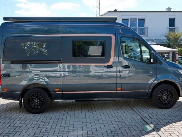 2023 Mercedes-Benz Sprinter, серебристый, 9800000 рублей - вид 11