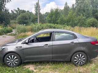 2016 Kia Rio III Рестайлинг, серый, 780000 рублей, вид 4