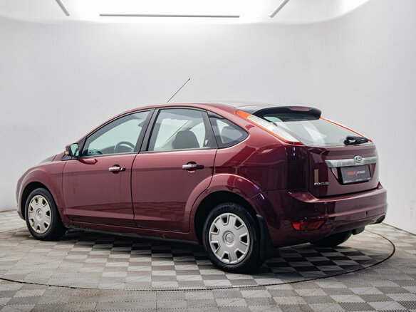 2008 Ford Focus II Рестайлинг, красный, 669000 рублей - вид 2