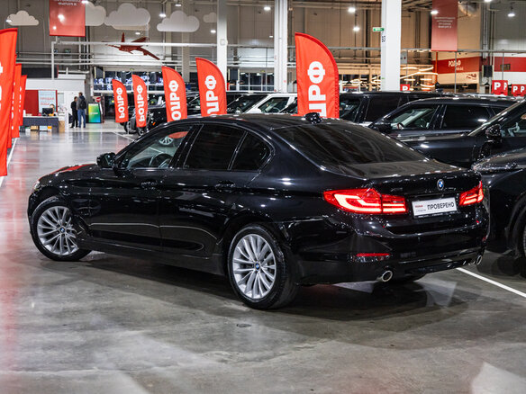 2019 BMW 5 серии 520d xDrive VII (G30/G31/G38), чёрный, 3389700 рублей - вид 8