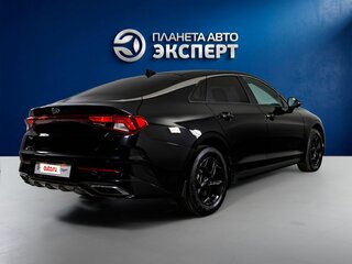 2021 Kia K5 III, чёрный, 2370000 рублей, вид 4