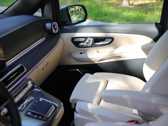 2026 Mercedes-Benz V-Класс Extra Long 300 d экстра длинный III (W447) Рестайлинг 2, серый, 14990000 рублей - вид 14