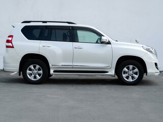 2012 Toyota Land Cruiser Prado 150 Series, белый, 3699000 рублей, вид 4