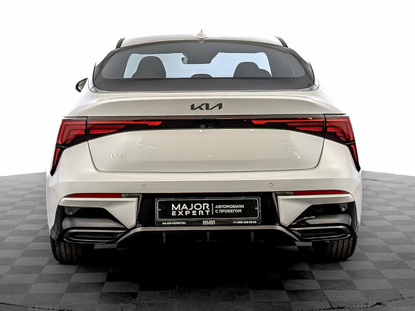 2026 Kia K5 III Рестайлинг, белый, 4630000 рублей - вид 5