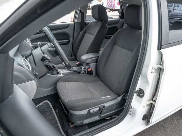 2011 Ford Focus II Рестайлинг, белый, 489000 рублей - вид 11