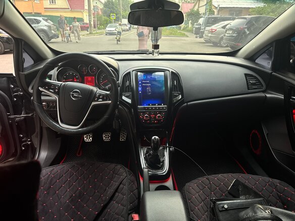 2013 Opel Astra GTC J Рестайлинг, чёрный, 970000 рублей - вид 8