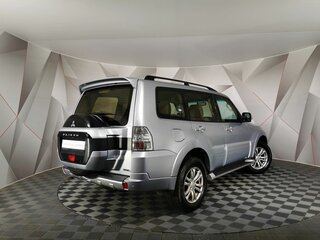 2017 Mitsubishi Pajero IV Рестайлинг 2, серый, 2365150 рублей, вид 2
