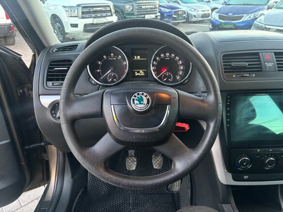 2011 Skoda Yeti I, коричневый, 550000 рублей - вид 18