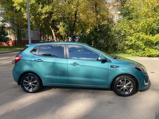 2013 Kia Rio 4-speed III, зелёный, 750000 рублей, вид 3