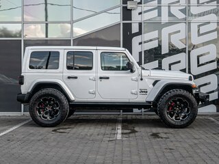 2017 Jeep Wrangler IV (JL), белый, 4275000 рублей, вид 5