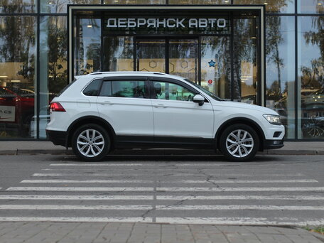 2018 Volkswagen Tiguan II, белый, 2470000 рублей, вид 4