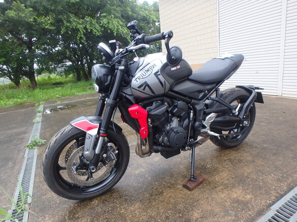 2024 Triumph Trident 660, серый, 900000 рублей - вид 9