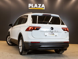 2021 Volkswagen Tiguan II Рестайлинг, белый, 2708000 рублей, вид 3