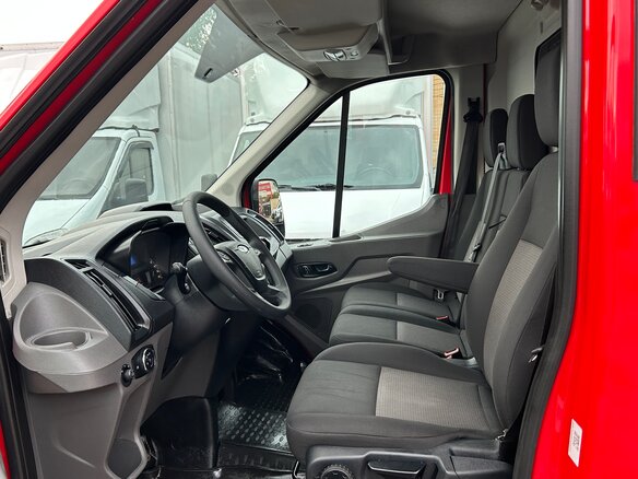 2021 Ford Transit, красный, 3200000 рублей - вид 9