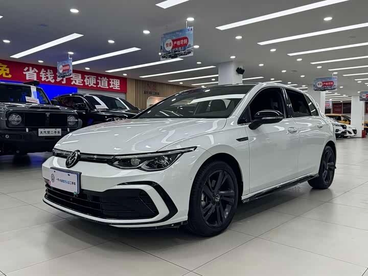 Открыть фотографии: Volkswagen Golf VIII