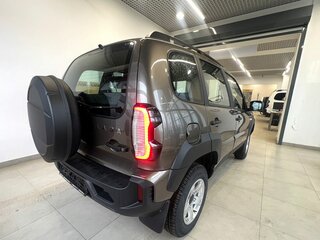 2026 Lada (ВАЗ) Niva Travel I Рестайлинг, коричневый, 1623000 рублей, вид 5