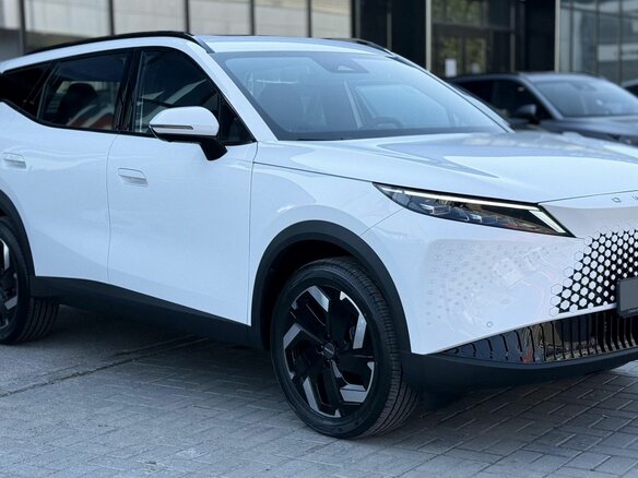 2026 Omoda C7, белый - вид 3