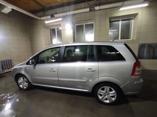 2011 Opel Zafira B Рестайлинг, серебристый, 600000 рублей, вид 5