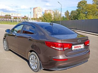 2017 Kia Rio III Рестайлинг, коричневый, 1150000 рублей, вид 4