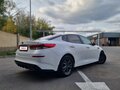 2020 Kia Optima IV Рестайлинг, белый - вид 5