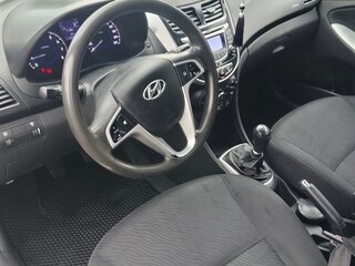 2013 Hyundai Solaris I, серебристый, 597000 рублей, вид 3